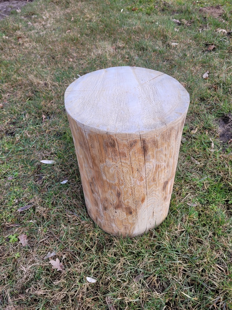 Holzstamm Sitzhocker gehobelt Höhe ca 40-42cm Durchmesser ca 28-30cm Holzstamm Sitzhocker gehobelt Höhe ca 40-42cm Durchmesser ca 28-30cm