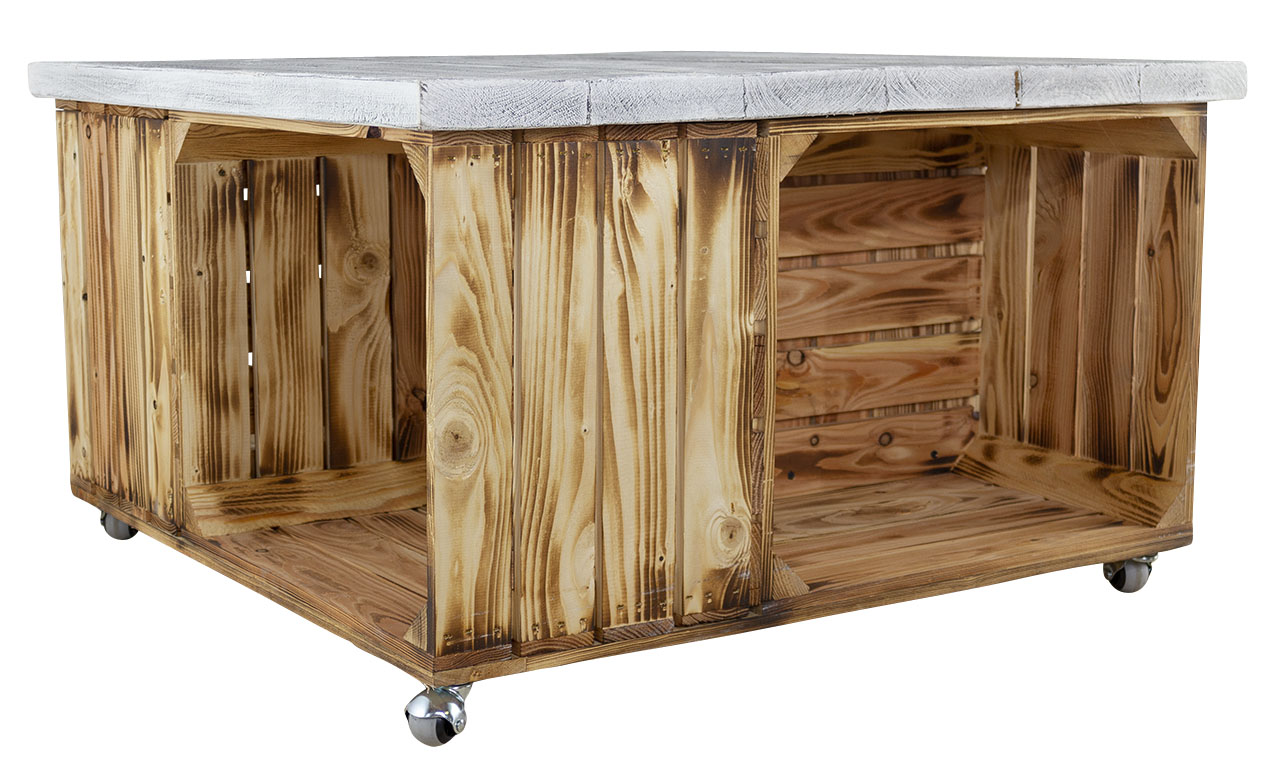 Couchtisch aus geflammten Apfelkisten und Tischplatte aus Vintage Holzbohlen auf Rollen 85x85xcm