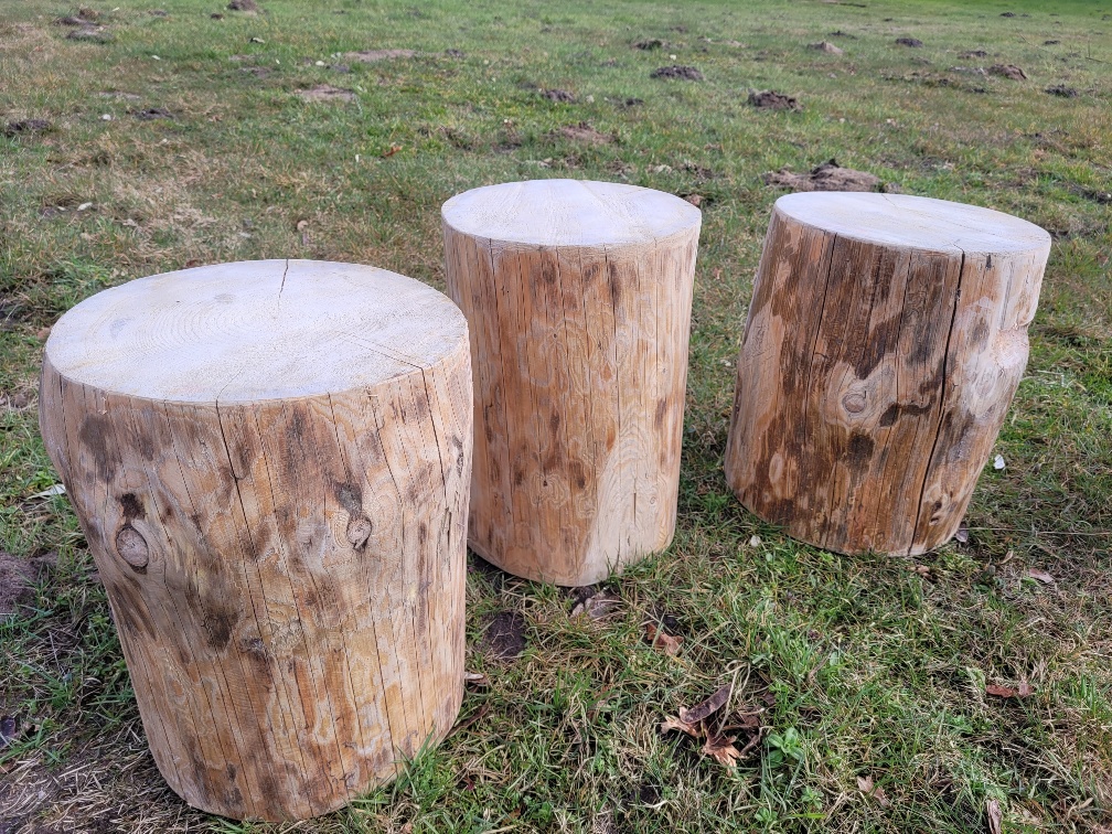 Holzstamm Sitzhocker gehobelt Höhe ca 40-42cm Durchmesser ca 28-30cm Holzstamm Sitzhocker gehobelt Höhe ca 40-42cm Durchmesser ca 28-30cm