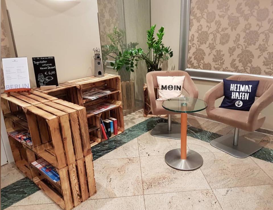 Geflammte Kiste für Schuh-und Bücherregal 50x40x30cm Geflammte Kiste für Schuh-und Bücherregal 50x40x30cm