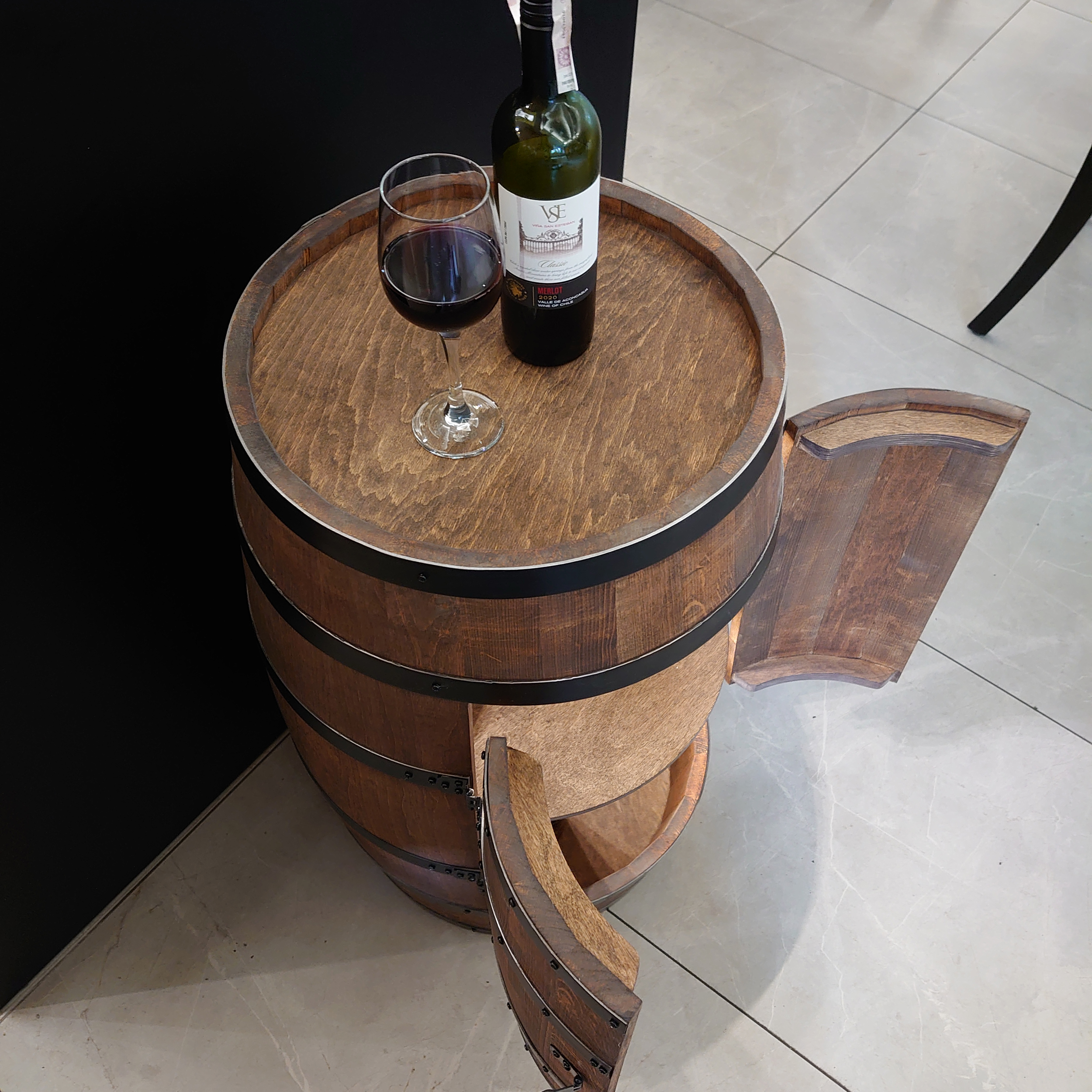 Holzfass mit Türen in Farbton Wenge Hausbar mit LED  – Weinregal & Flaschenständer, Bar oder Partykeller – ca. 80 cm LED Mehrfarbig