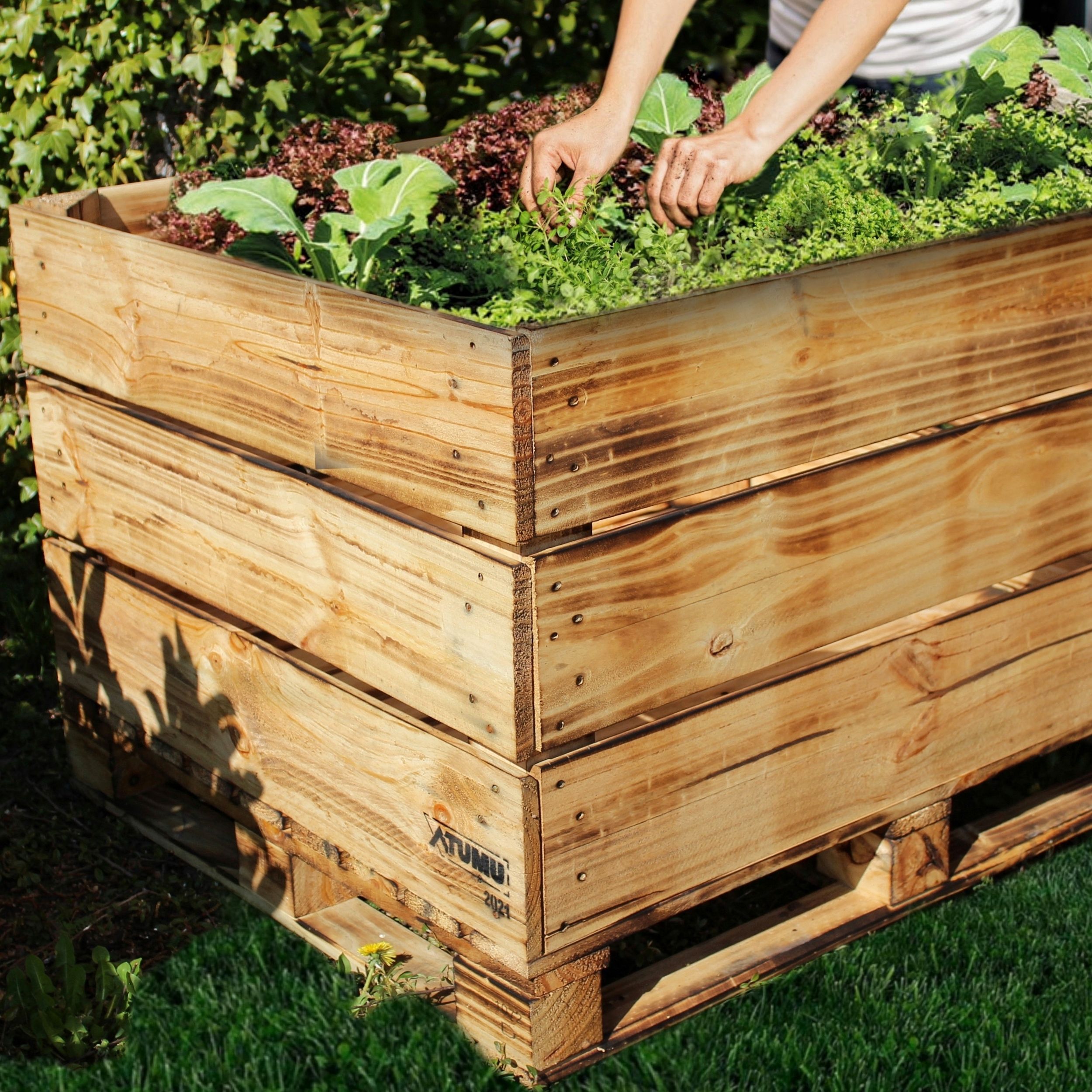 Alte gebrauchte Großkiste für Hochbeet 120x100x81cm *inkl. VERSAND* Geflammte Großkiste für Hochbeet 120x100x81cm *inkl. VERSAND*