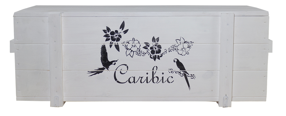 Große weiße Holztruhe mit Aufdruck "Caribic"