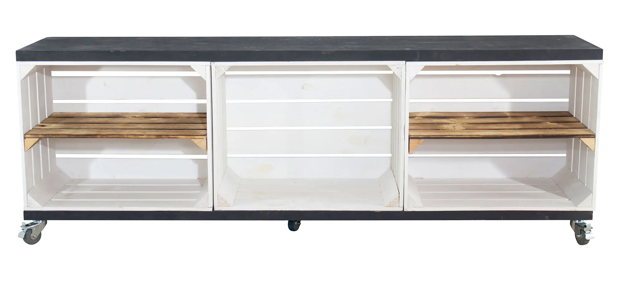 TV Schrank in weiß aus 3 Kisten und 2 Bohlenbrettern auf Rollen 150x53x30