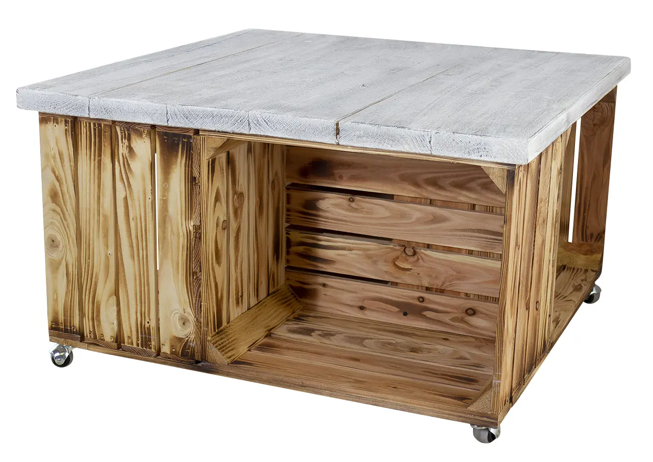 Couchtisch aus geflammten Apfelkisten und Tischplatte aus Vintage Holzbohlen auf Rollen 85x85xcm