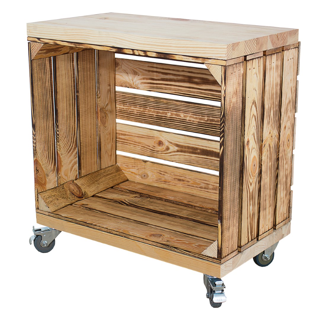 Regal aus einer geflammten Obstkiste mit zwei Bohlenbrettern im Naturton, auf Rollen, 53x50x30cm Regal aus einer geflammten Obstkiste mit zwei Bohlenbrettern im Naturton, auf Rollen, 53x50x30cm