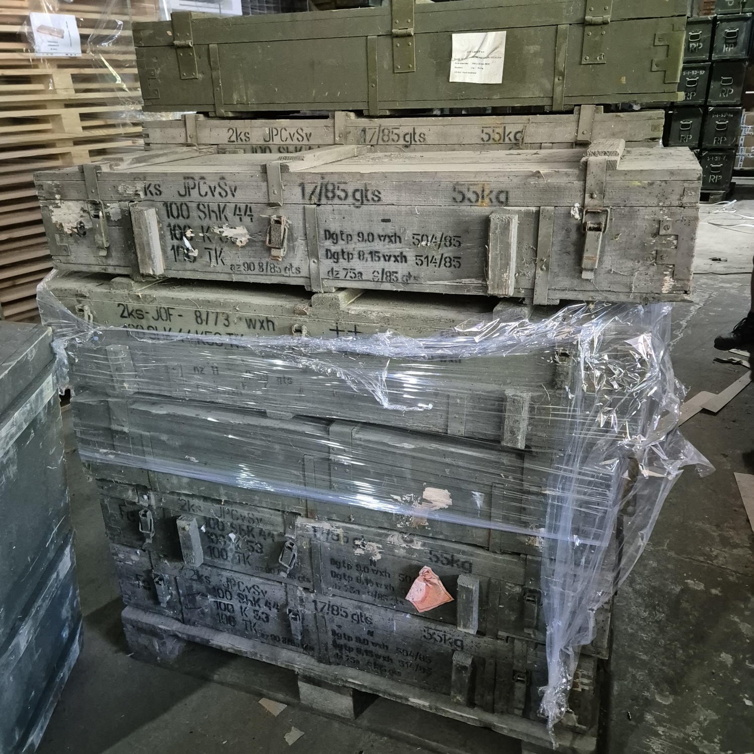 Neue lange Munitionskiste B-WARE 118x38x22cm Neue lange Munitionskiste B-WARE 118x38x22cm