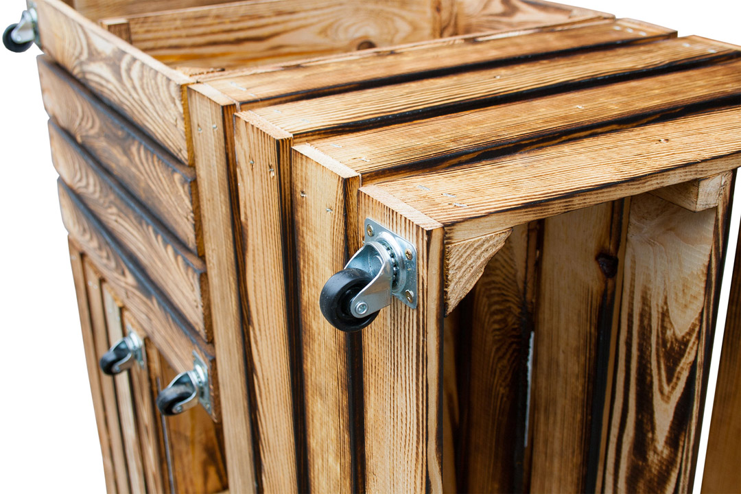 Tisch aus geflammten Schuhkisten - ohne Glas - 81x81x44cm