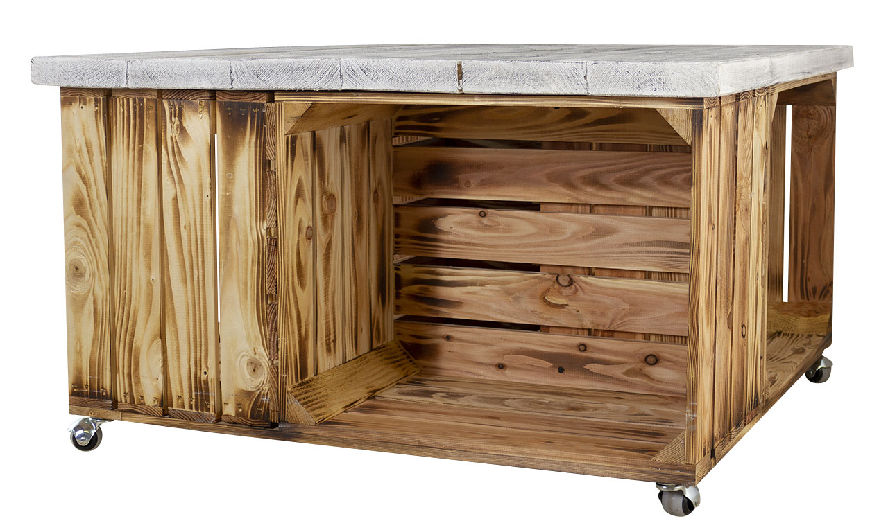 Couchtisch aus geflammten Apfelkisten und Tischplatte aus Vintage Holzbohlen auf Rollen 85x85xcm