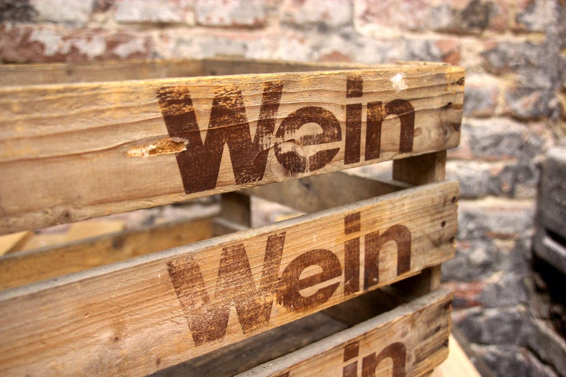 Dunkle Badische Weinkiste "Wein Wein Wein" 50x35x28 cm alte Weinkiste WEIN WEIN WEIN 2te Wahl