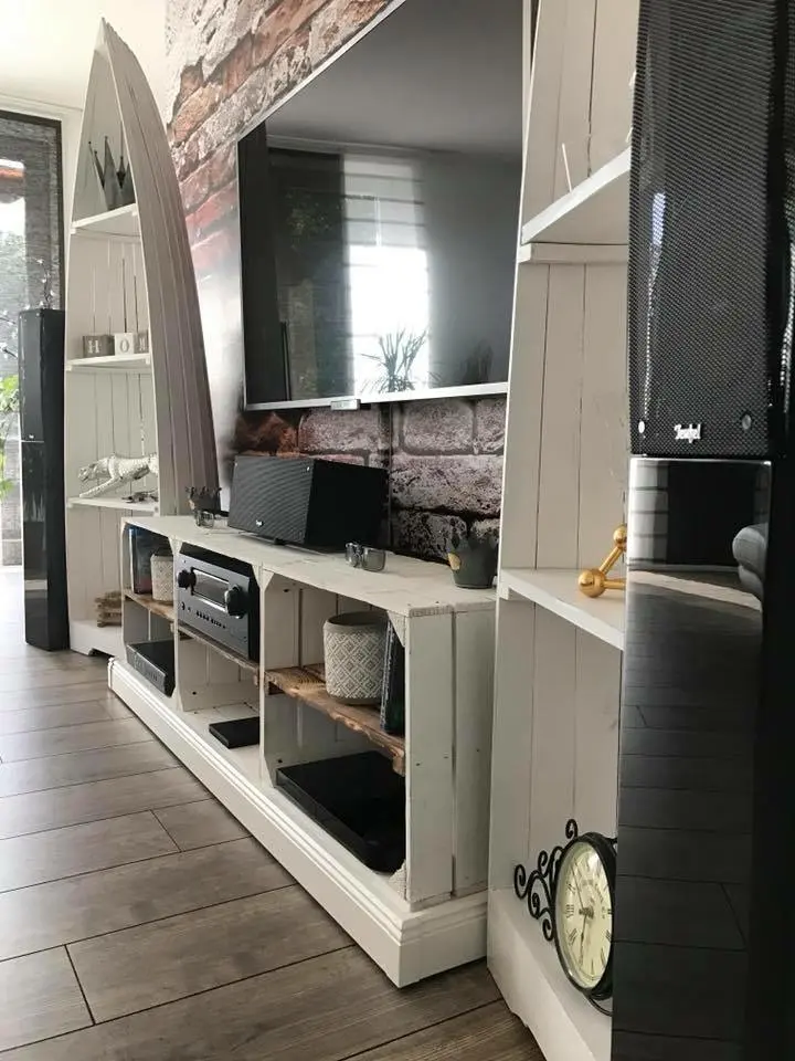 Weiße Holzkiste mit geflammtem Mittelbrett -längs- 50x40x30cm Weiße Holzkiste mit geflammtem Mittelbrett -längs- 50x40x30cm