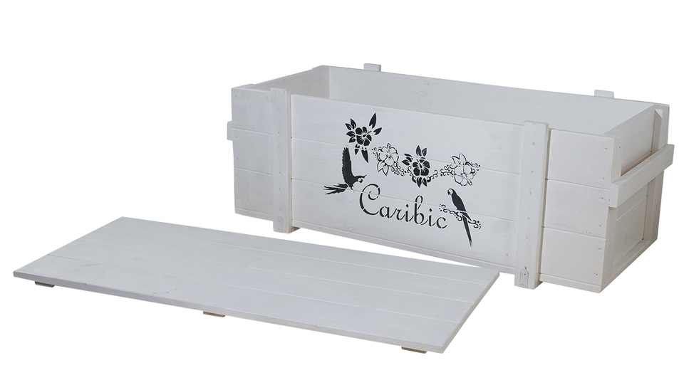 Große weiße Holztruhe mit Aufdruck "Caribic"