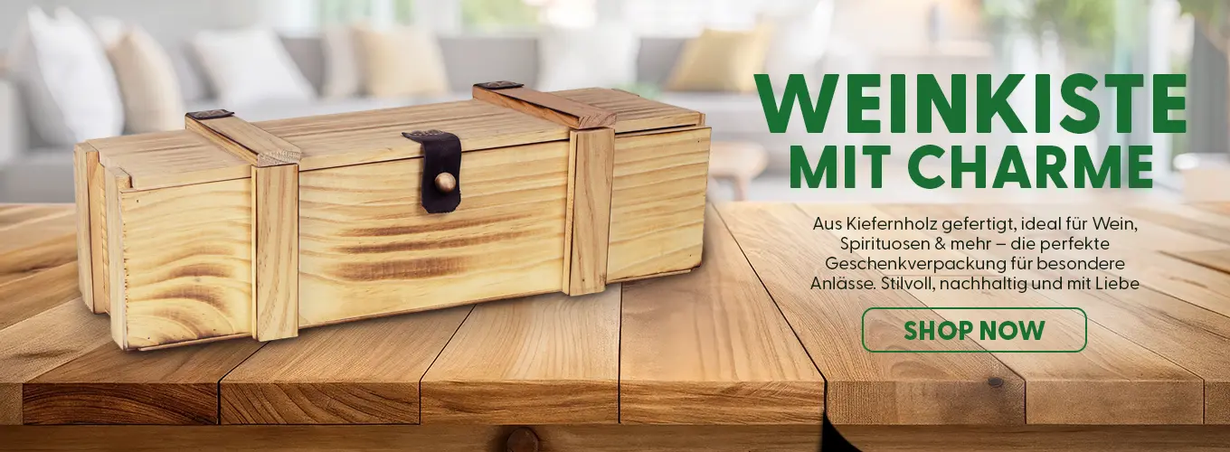 Stilvolle Weinkiste aus Kiefernholz mit Lederriemen auf einem Holztisch – ideale Geschenkverpackung für Wein und Spirituosen.