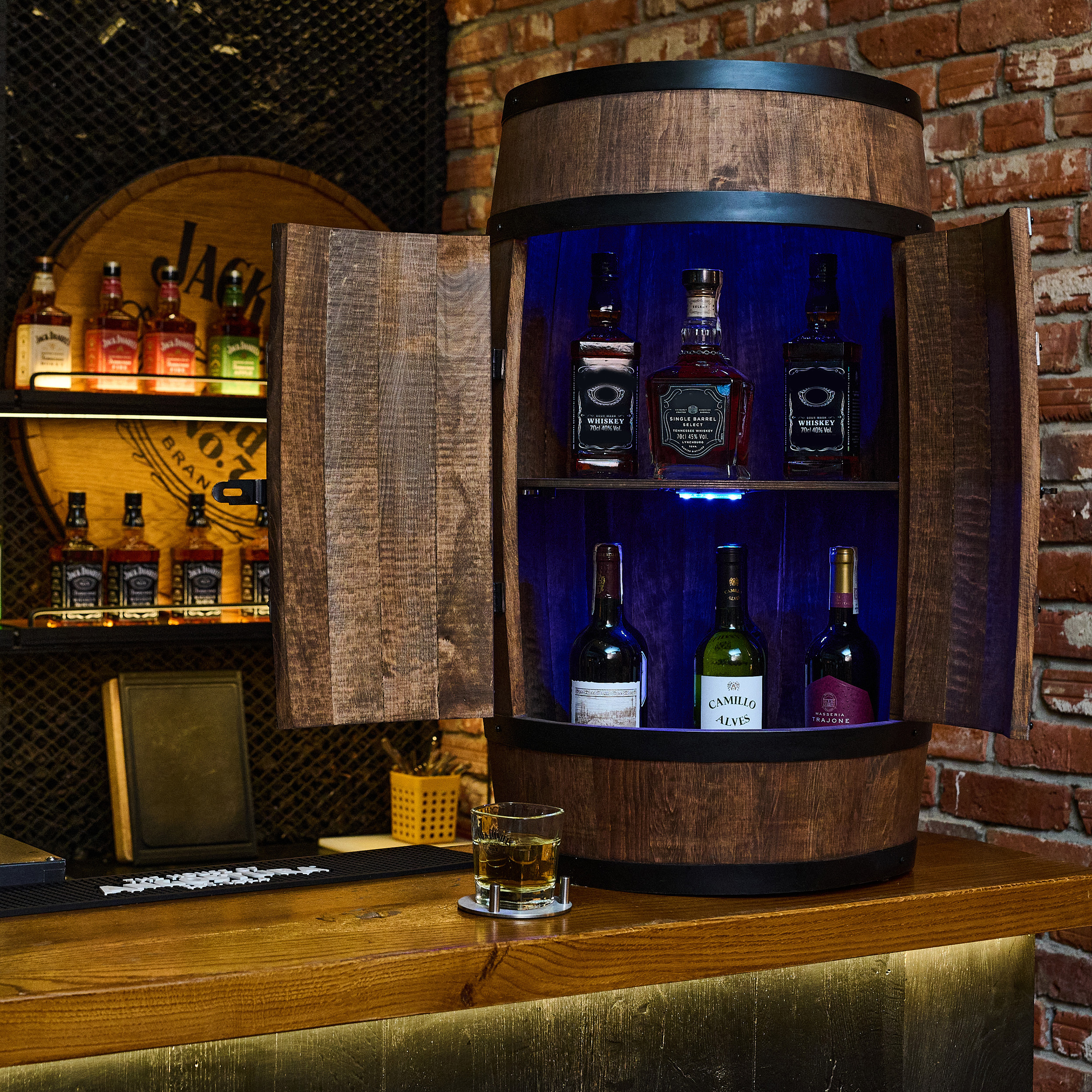 Holzfass mit Türen in Farbton Wenge Hausbar mit LED  – Weinregal & Flaschenständer, Bar oder Partykeller – ca. 80 cm LED Mehrfarbig