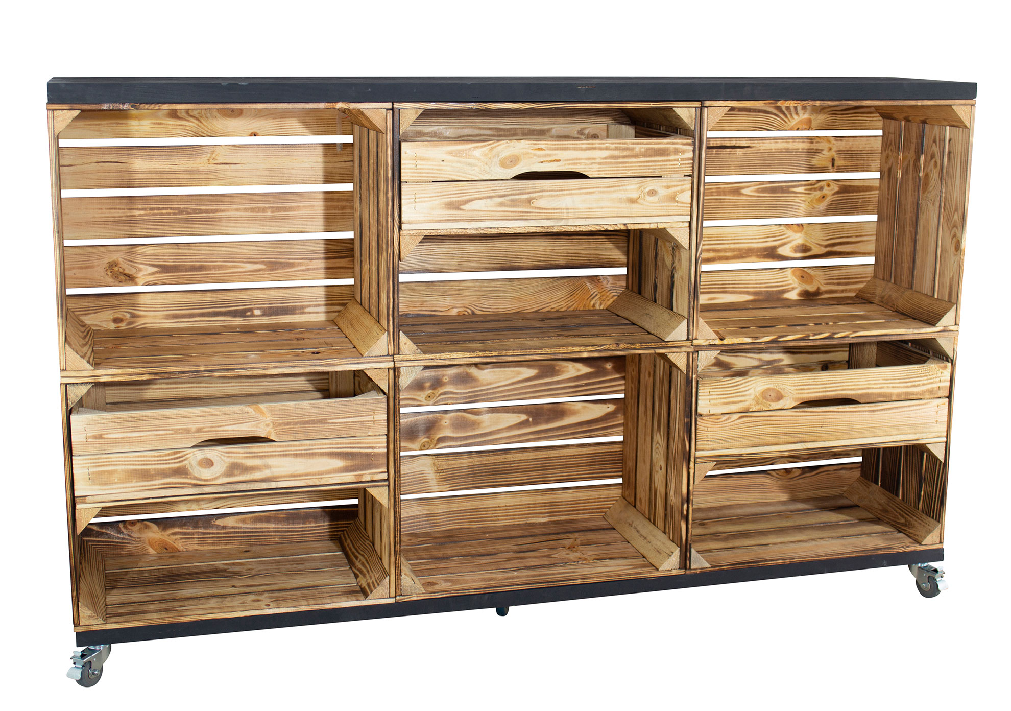 Kommode aus 6 geflammten Kisten mit 3 Schubladen und 2 schwarzen Bohlenbrettern auf Rollen 150x93x30cm Kommode aus 6 geflammten Kisten mit 3 Schubladen und 2 schwarzen Bohlenbrettern auf Rollen 150x93x30cm