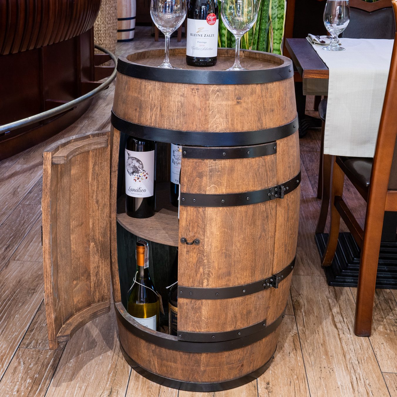 Holzfass mit Türen in Farbton Wenge Hausbar mit LED – Weinregal & Flaschenständer, Bar oder Partykeller – ca. 80 cm Ohne LED Holzfass mit Türen in Farbton Wenge Hausbar mit LED – Weinregal & Flaschenständer, Bar oder Partykeller – ca. 80 cm Ohne LED