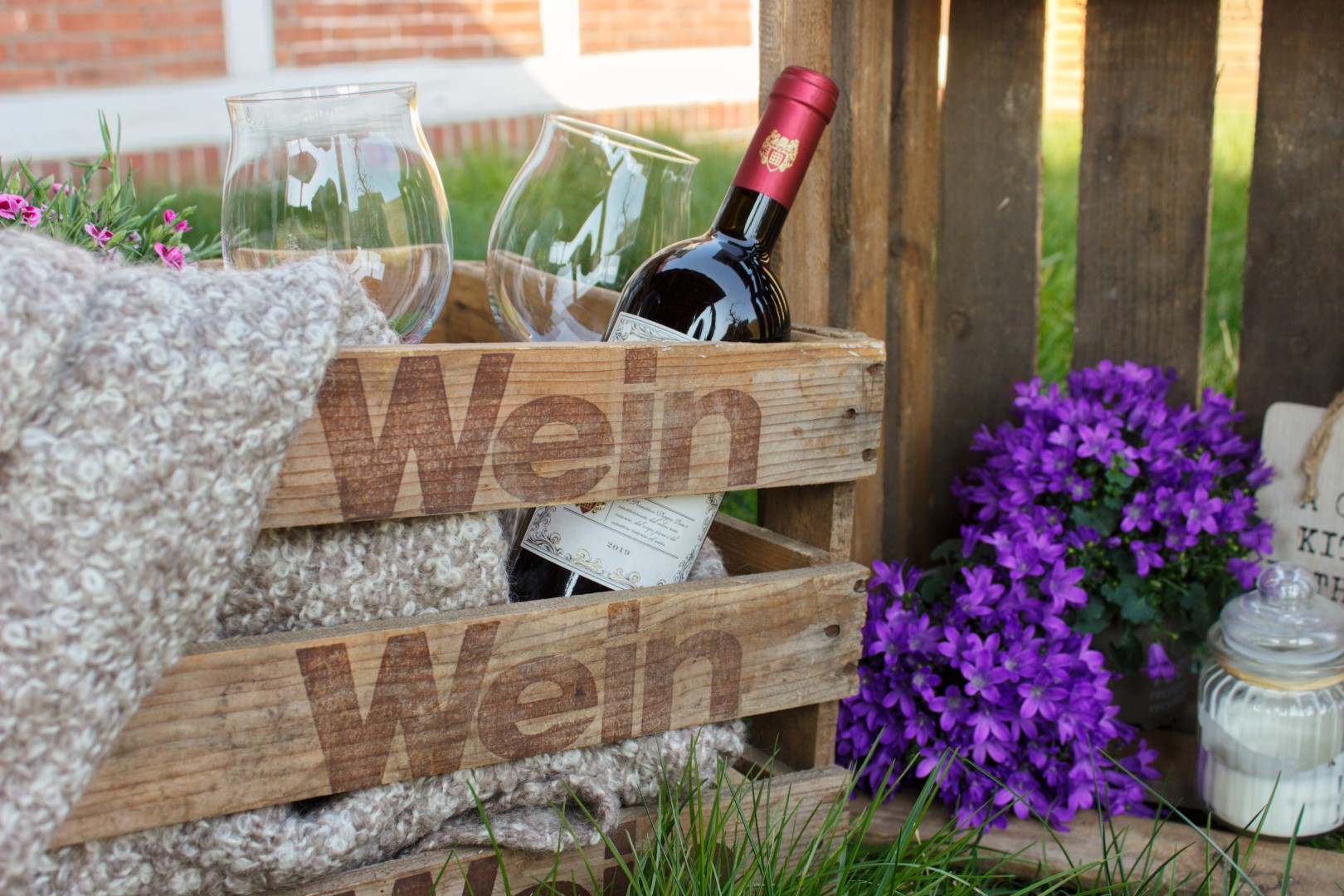 Helle Badische Weinkiste "Wein Wein Wein" 50x35x28 cm