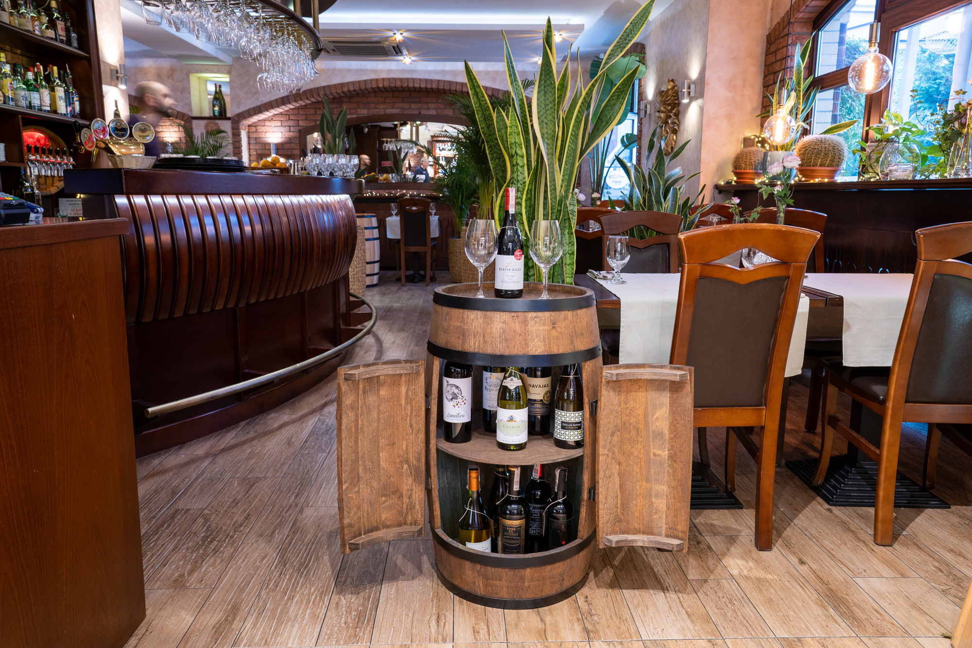 Holzfass mit Türen in Farbton Wenge Hausbar mit LED – Weinregal & Flaschenständer, Bar oder Partykeller – ca. 80 cm Ohne LED Holzfass mit Türen in Farbton Wenge Hausbar mit LED – Weinregal & Flaschenständer, Bar oder Partykeller – ca. 80 cm Ohne LED