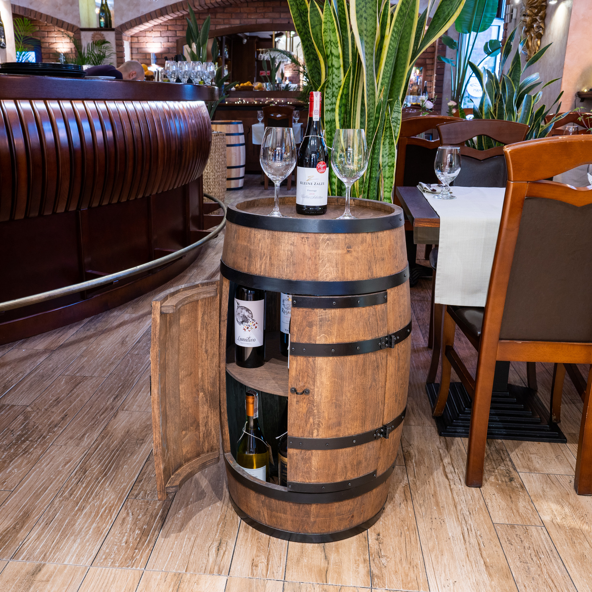 Holzfass mit Türen in Farbton Wenge Hausbar mit LED – Weinregal & Flaschenständer, Bar oder Partykeller – ca. 80 cm Ohne LED Holzfass mit Türen in Farbton Wenge Hausbar mit LED – Weinregal & Flaschenständer, Bar oder Partykeller – ca. 80 cm Ohne LED