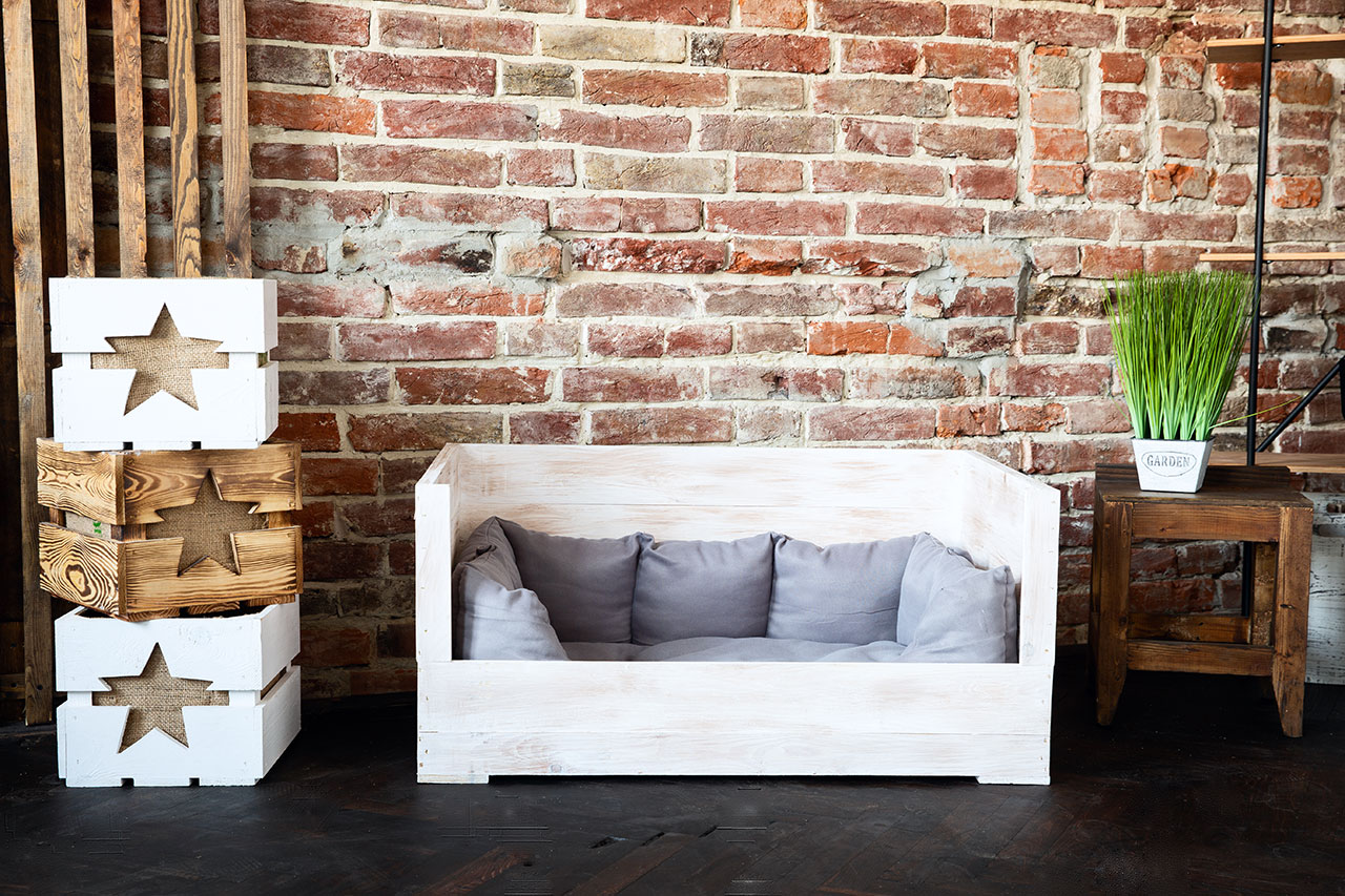 Hundebett "Balu" in weißem shabby Holz mit Kissen 90x57x45cm XXL Hundebett Balu weiß shabby mit Kissen 115x54x40,5cm