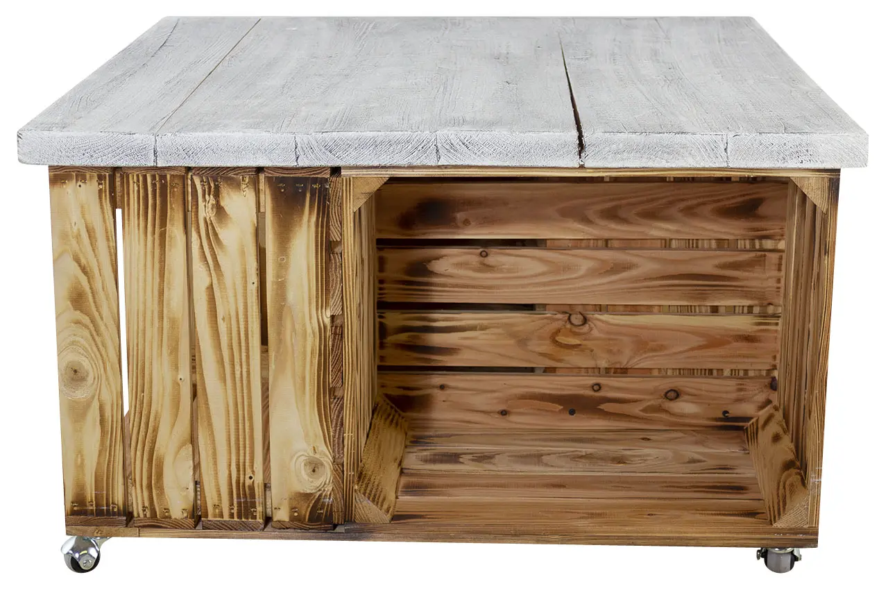 Couchtisch aus geflammten Apfelkisten und Tischplatte aus Vintage Holzbohlen auf Rollen 85x85xcm