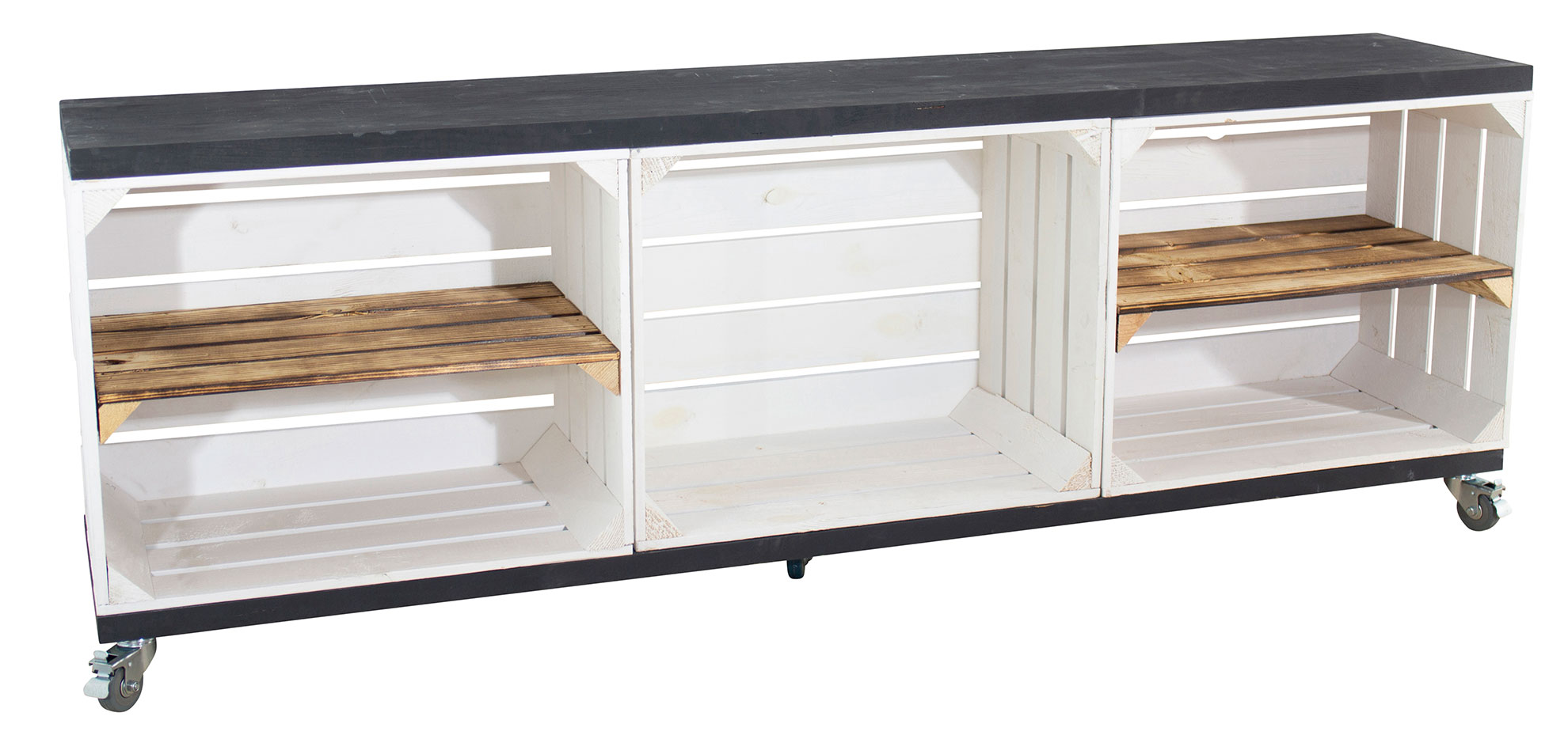 TV Schrank in weiß aus 3 Kisten und 2 Bohlenbrettern auf Rollen 150x53x30
