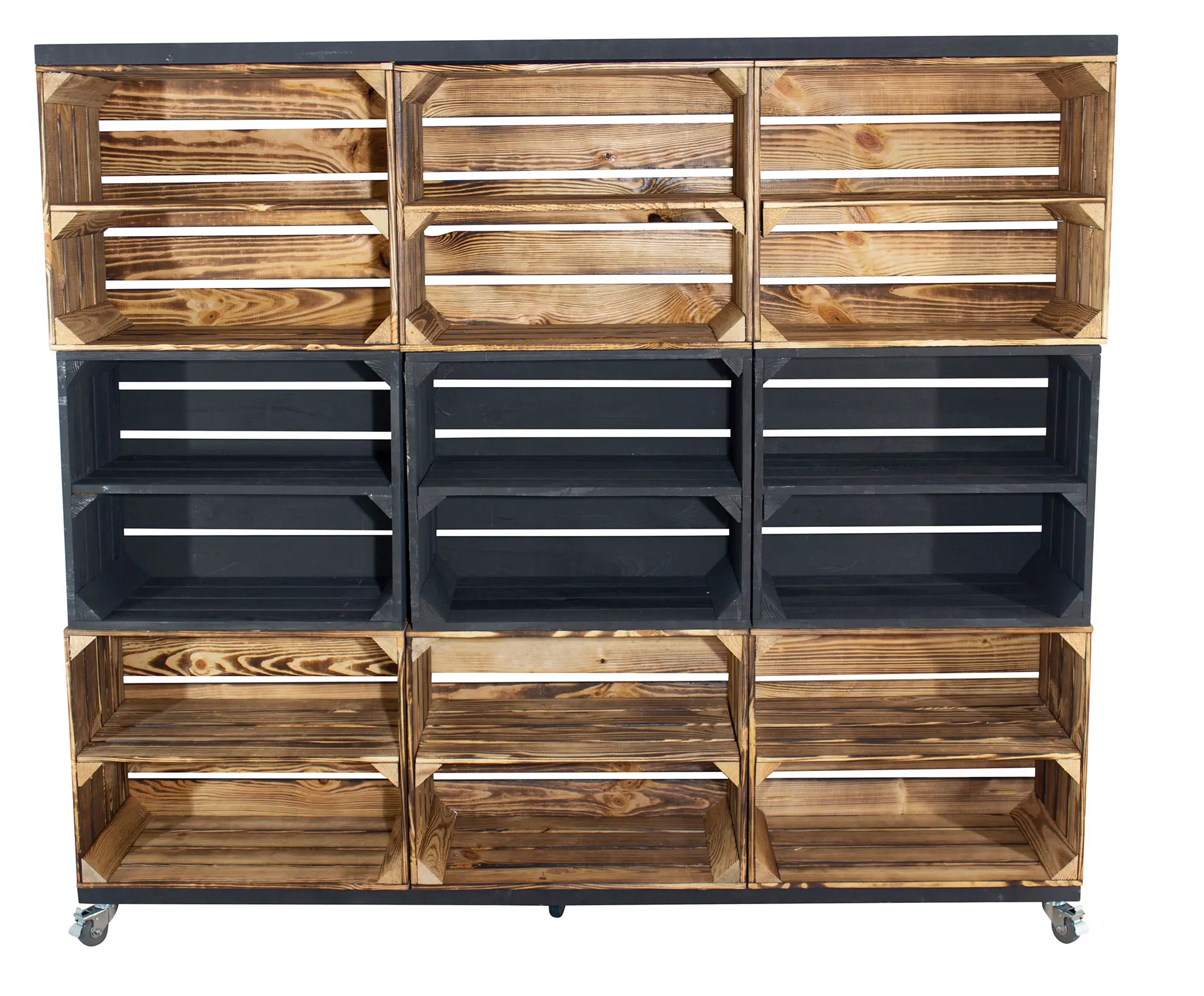 Raumtrenner aus 9 Kisten 6 geflammte und 3 schwarze mit Mittelbrett und schwarzen Bohlenbretter auf Rollen 133x150x30cm
