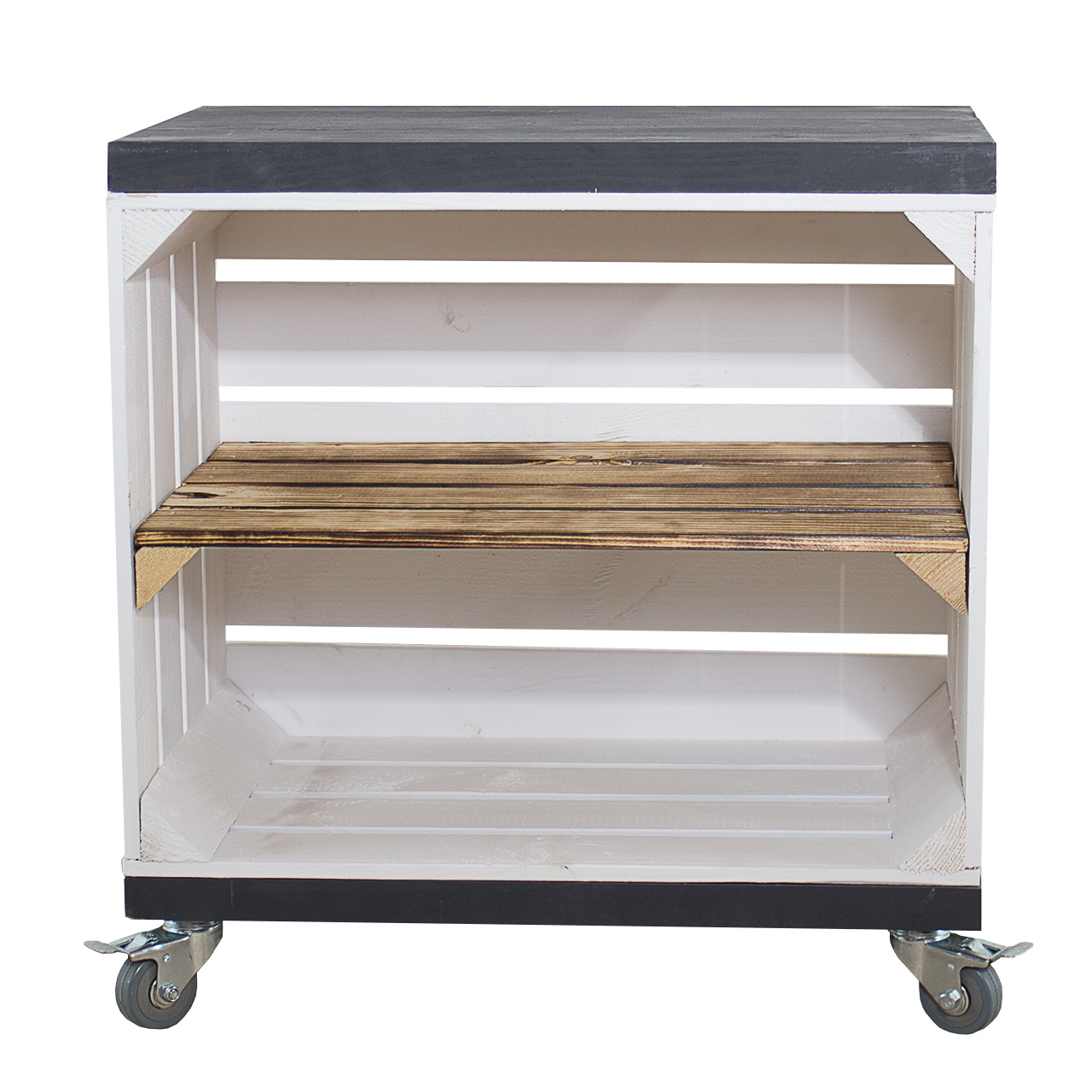 Regal aus einer weißen Obstkiste mit geflammtem Mittelbrett und zwei Bohlenbrettern in Schwarz, auf Rollen 53x50x30cm Regal aus einer weißen Obstkiste mit geflammtem Mittelbrett und zwei Bohlenbrettern in Schwarz, auf Rollen 53x50x30cm