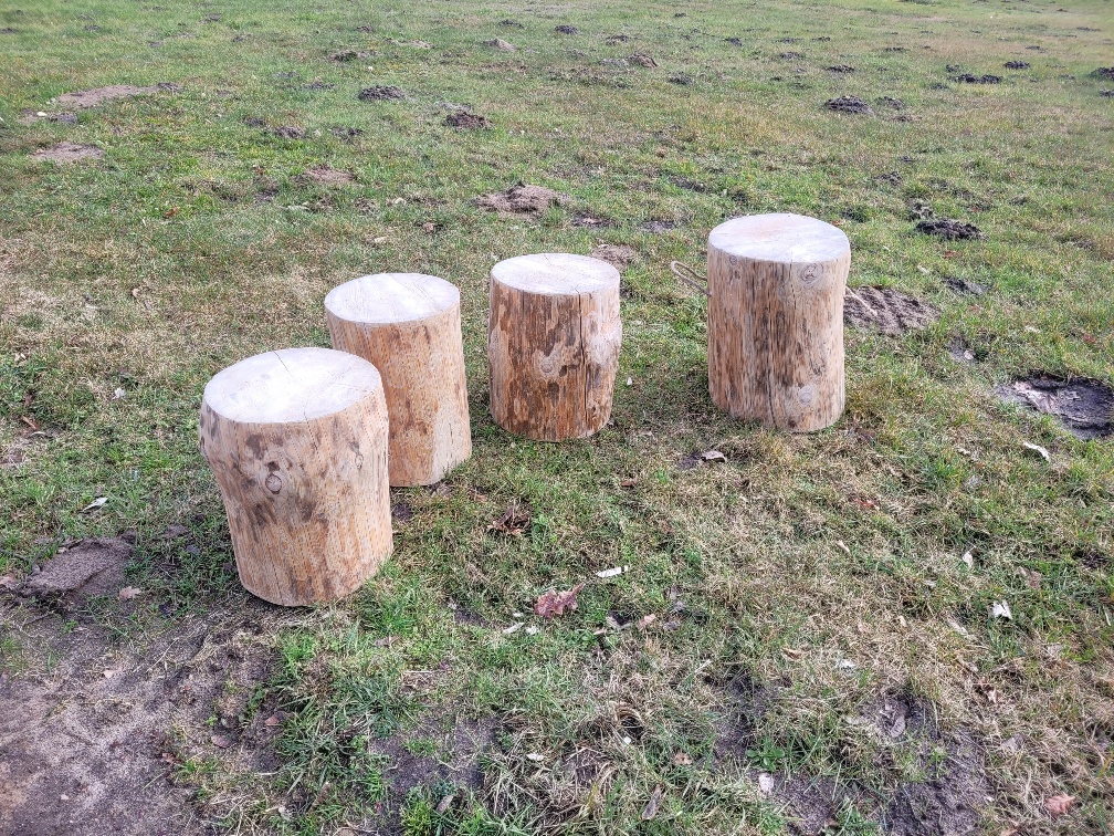 Holzstamm Sitzhocker gehobelt Höhe ca 40-42cm Durchmesser ca 28-30cm Holzstamm Sitzhocker gehobelt Höhe ca 40-42cm Durchmesser ca 28-30cm